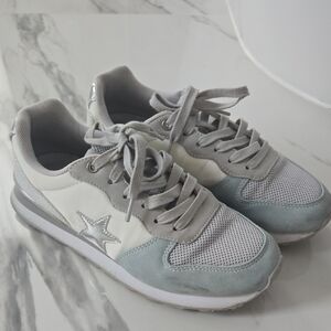 Vintage Havana Gray and White Star Sneakers
